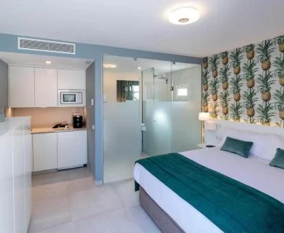 Una de las modernas habitaciones de este hotel con encanto.