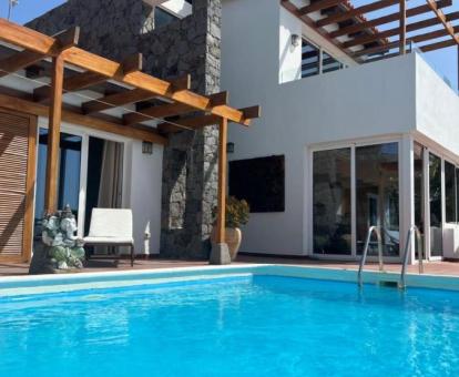 Preciosa villa con piscina privada ideal para una escapada en pareja.