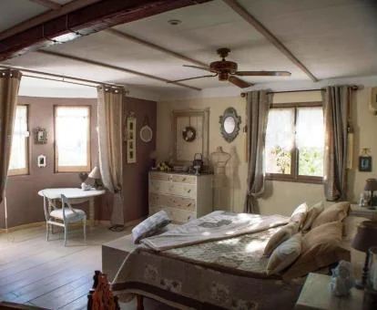 Una de las amplias habitaciones de este coqueto hotel.